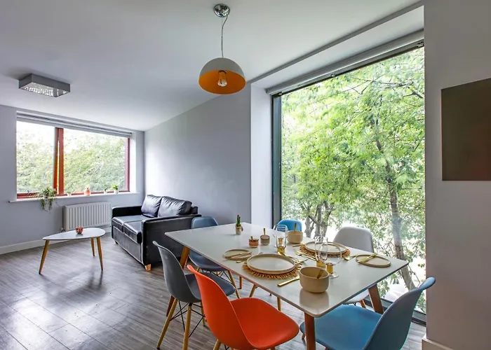 Yugo Explore - Broadstone Hall Appartement *