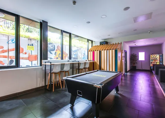 Yugo Explore - Broadstone Hall Appartement *