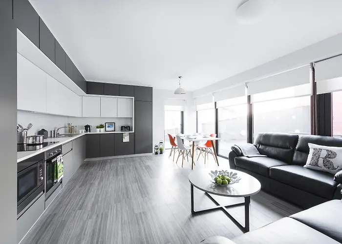 Yugo Explore - Broadstone Hall Appartement *