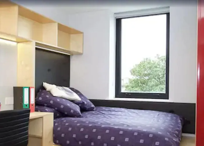 Yugo Explore - Broadstone Hall Appartement *