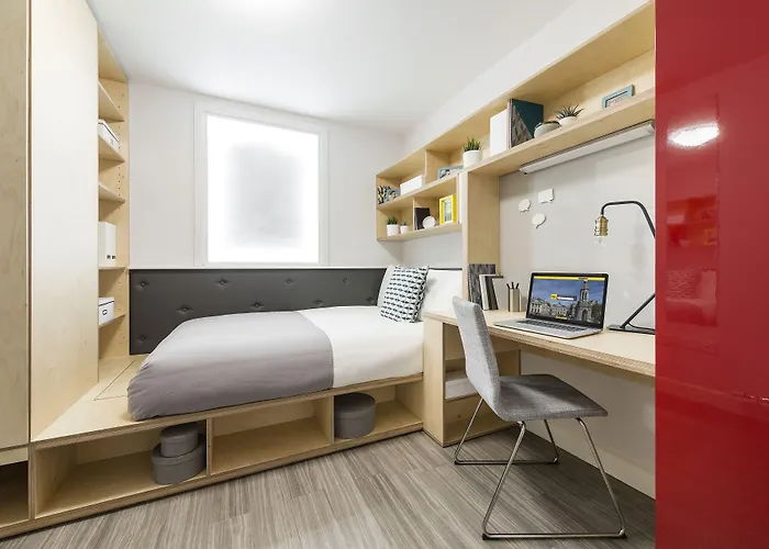 Yugo Explore - Broadstone Hall Appartement