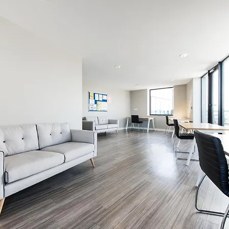 Apartman Yugo Explore - Broadstone Hall *