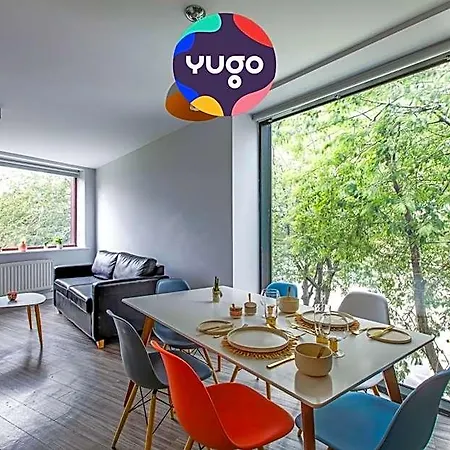 Yugo Explore - Broadstone Hall
