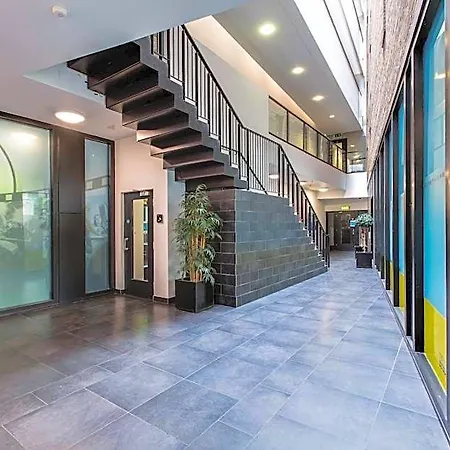 Apartment Yugo Explore - Broadstone Hall