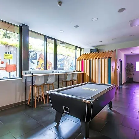 Yugo Explore - Broadstone Hall Apartment Dublin
