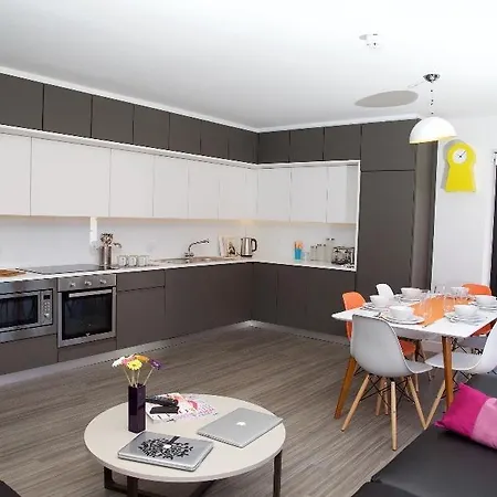 Apartman Yugo Explore - Broadstone Hall *