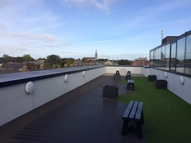 Yugo Explore - Broadstone Hall Apartamento