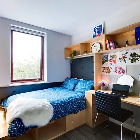 Yugo Explore - Broadstone Hall *