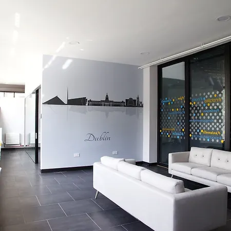 Yugo Explore - Broadstone Hall *