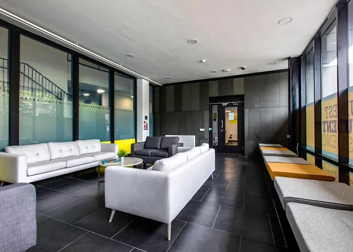 Yugo Explore - Broadstone Hall * 더블린